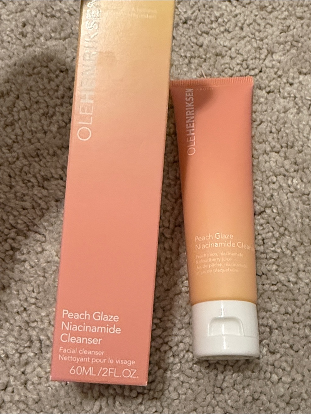 Ole Henriksen Peach Glaze Niacinamide Cleanser